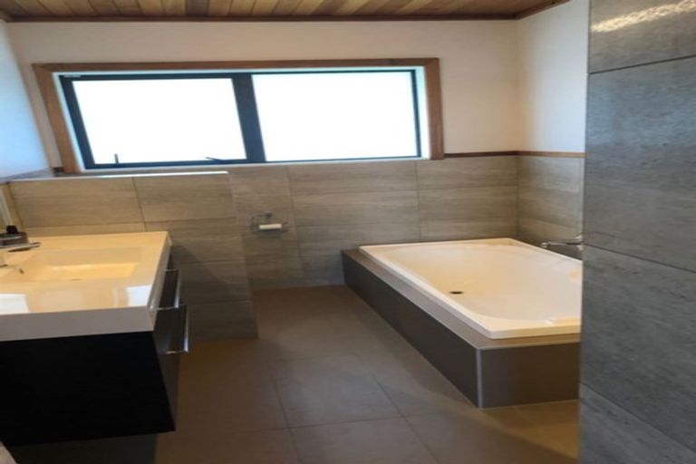 Photo of property in 8 Brenton Place, Whangamata, 3691