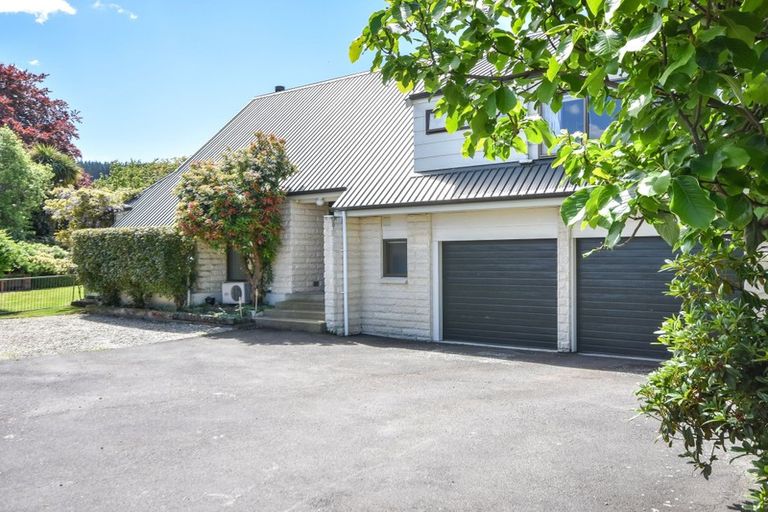 Photo of property in 30 Lynas Street, Outram, 9019