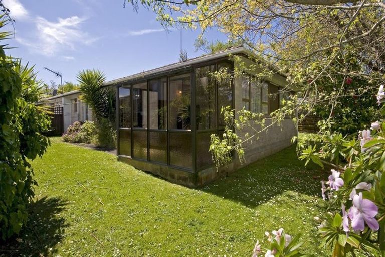 Photo of property in 2/205 Bucklands Beach Road, Bucklands Beach, Auckland, 2012