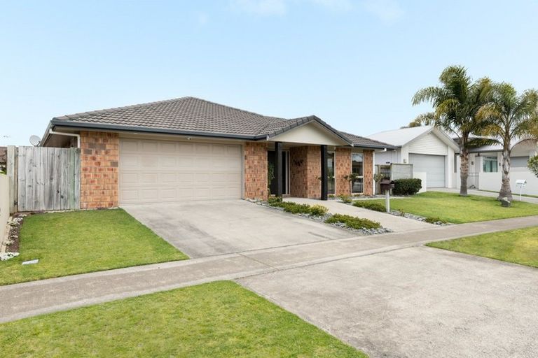 Photo of property in 110 Oriental Parade, Papamoa Beach, Papamoa, 3118