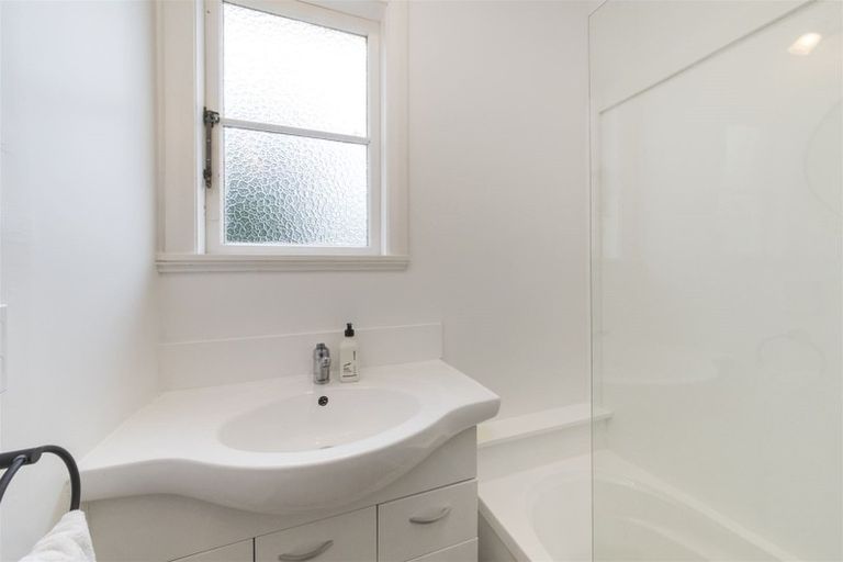 Photo of property in 25 Ihle Street, Terrace End, Palmerston North, 4410