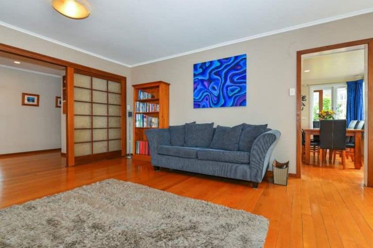 Photo of property in 12 Currey Crescent, Milford, Auckland, 0620