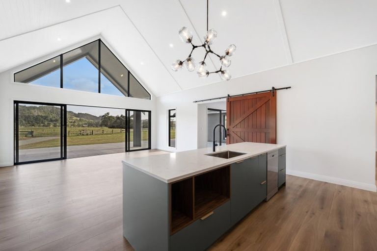 Photo of property in 22 Riverside Way, Clevedon, 2585