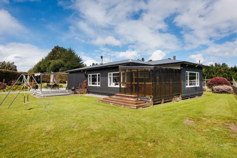 Photo of property in 17 Raumai Road, Bulls, 4894