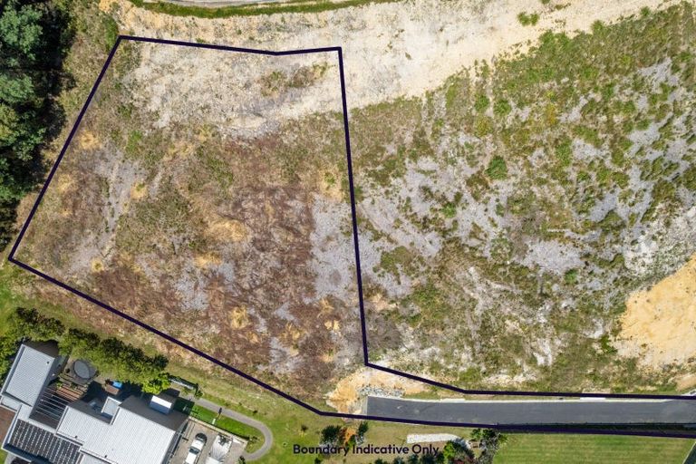 Photo of property in 16 Raukura Rise, Picton, 7220