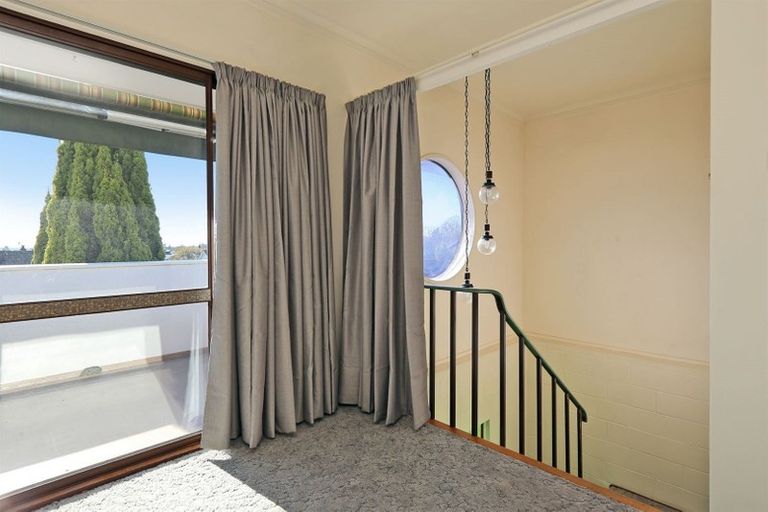 Photo of property in 140 Te Mata Road, Havelock North, 4130