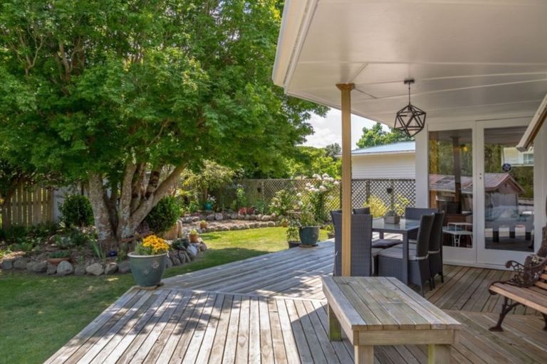 Photo of property in 9 Card Crescent, Featherston, 5710