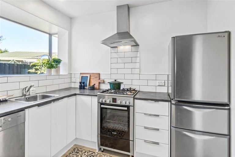 Photo of property in 2/104a Idris Road, Bryndwr, Christchurch, 8052