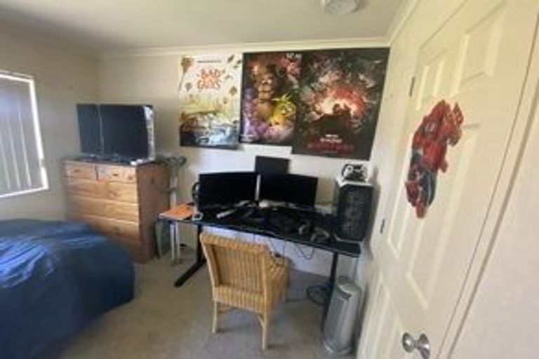 Photo of property in 15 Malin Place, Pinehill, Auckland, 0632