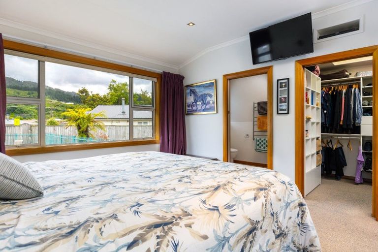 Photo of property in 36 Kent Street, Picton, 7220