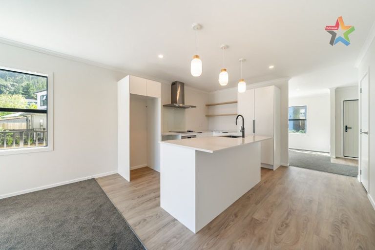 Photo of property in 10/1 Helvetia Grove, Naenae, Lower Hutt, 5011