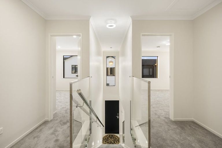 Photo of property in 38c Seymour Road, Sunnyvale, Auckland, 0612