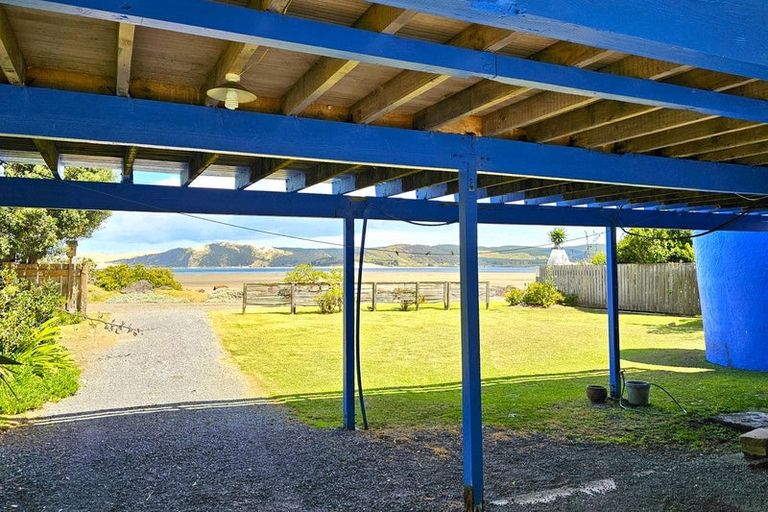 Photo of property in 24 Koutu Beach Road, Opononi, Kaikohe, 0473