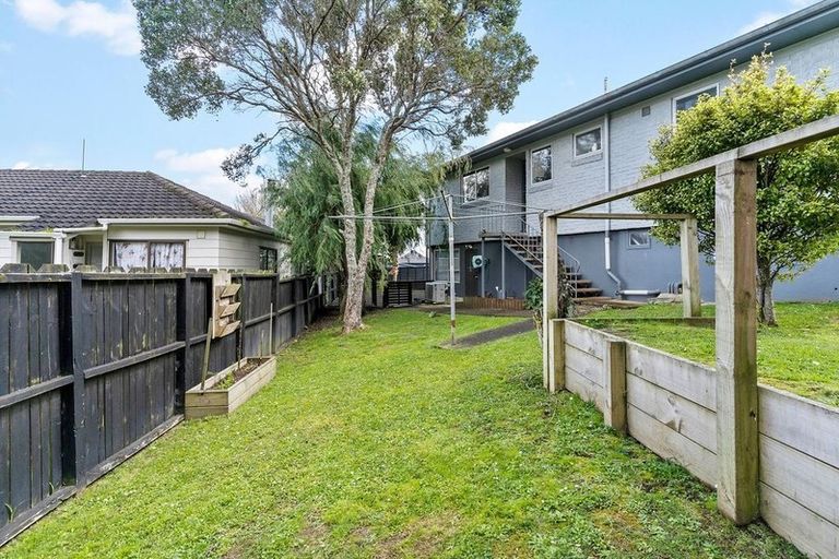 Photo of property in 12 Devonshire Road, Unsworth Heights, Auckland, 0632