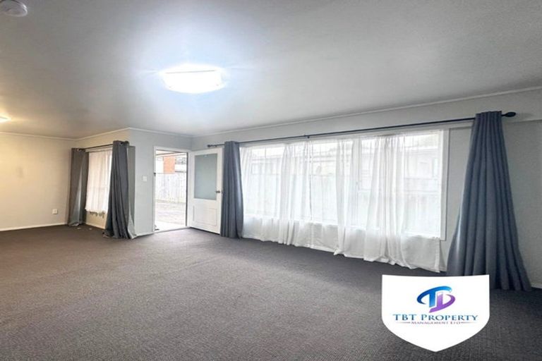 Photo of property in 2/13 Lochinver Road, Papatoetoe, Auckland, 2025