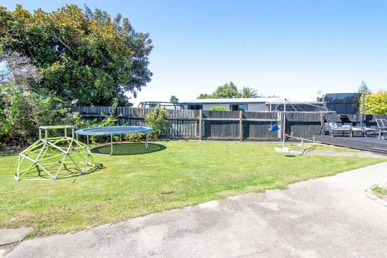 Photo of property in 8 Newton Place, Westbrook, Palmerston North, 4412