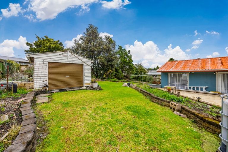 Photo of property in 10 Albertson Place, Manurewa, Auckland, 2102
