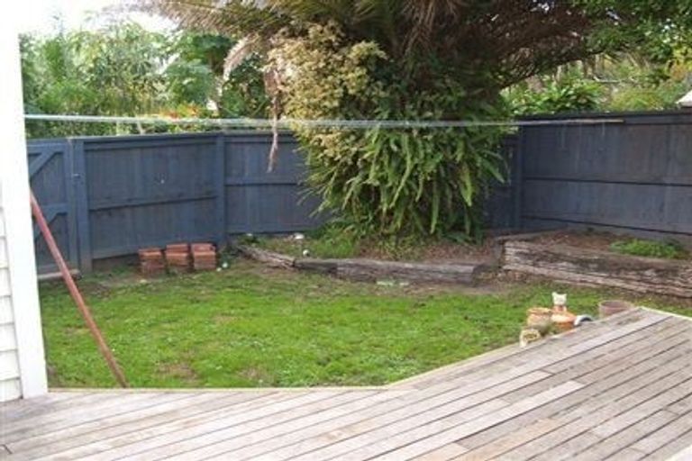 Photo of property in 1/12 Roslyn Terrace, Devonport, Auckland, 0624