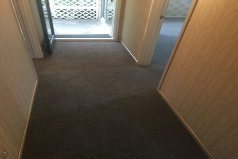 Photo of property in 1/28 Sequoia Place, Sunnynook, Auckland, 0620