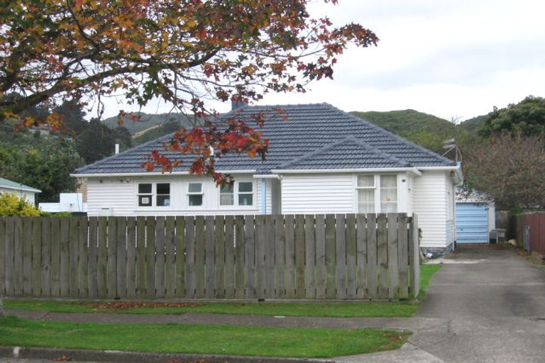 Photo of property in 33 Pearce Crescent, Taita, Lower Hutt, 5011