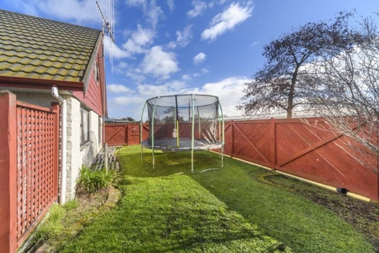 Photo of property in 46 Acacia Street, Kelvin Grove, Palmerston North, 4414