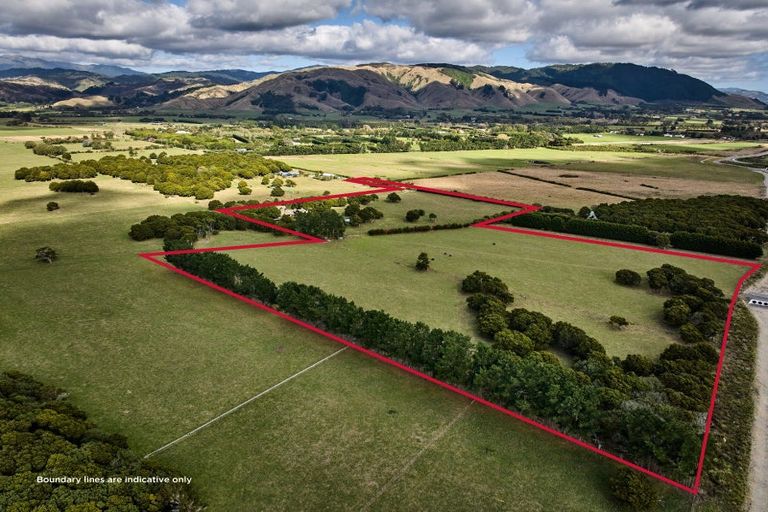 Photo of property in 117 Arcus Road, Te Horo, Otaki, 5582