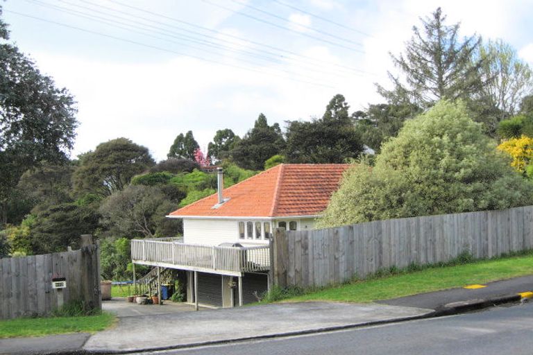 Photo of property in 696 Huia Road, Parau, Auckland, 0604