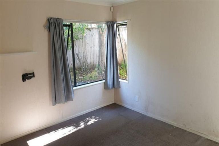 Photo of property in 11 Sandwick Drive, Weymouth, Auckland, 2103