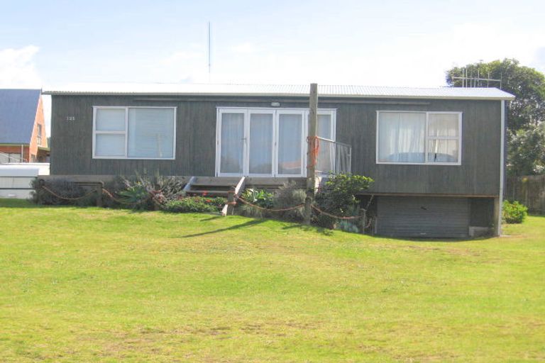 Photo of property in 325 Given Avenue, Whangamata, 3620