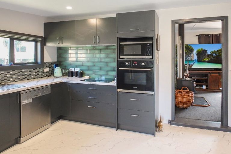 Photo of property in 55 Koputara Road, Himatangi Beach, Foxton, 4891