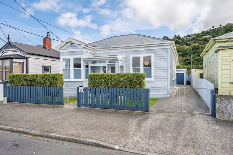 Photo of property in 25 Riddlers Crescent, Petone, Lower Hutt, 5012