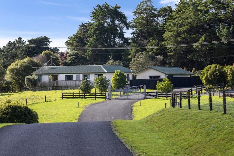 Photo of property in 63 Whitford Park Road, Whitford, Manurewa, 2576