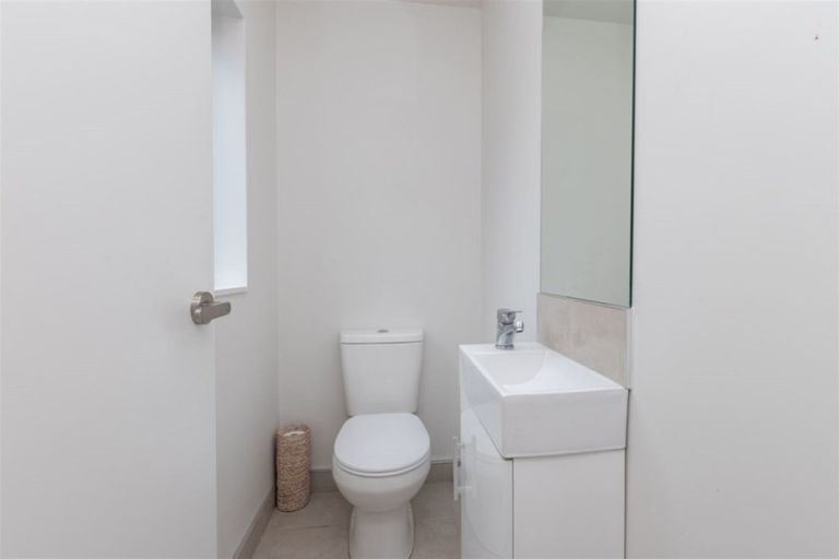 Photo of property in 2/4 Littler Place, Hamilton East, Hamilton, 3216