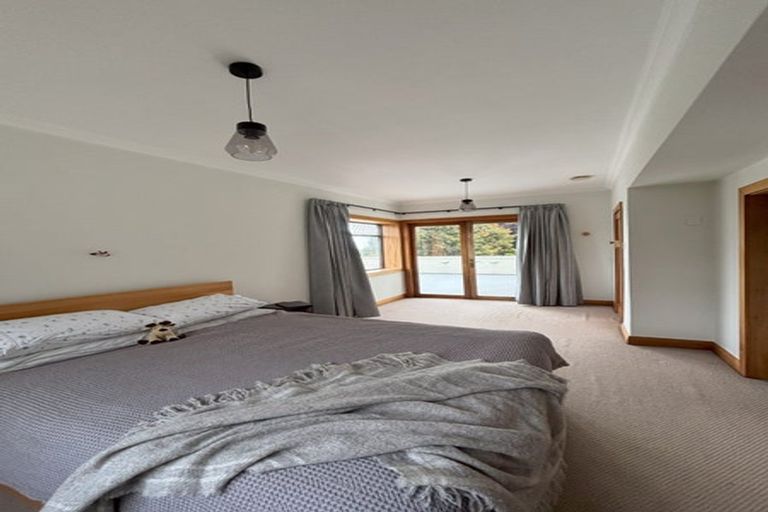 Photo of property in 19 Onehuka Road, Tirohanga, Lower Hutt, 5010