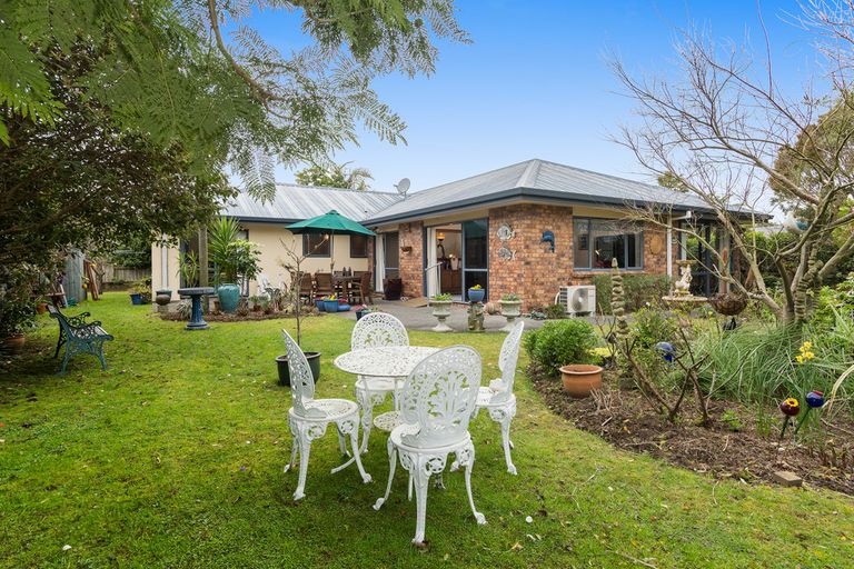 Photo of property in 1 Manor Park Drive, Pyes Pa, Tauranga, 3112