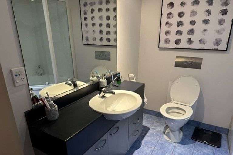 Photo of property in St Peters Apartments, 7e/192 Willis Street, Te Aro, Wellington, 6011