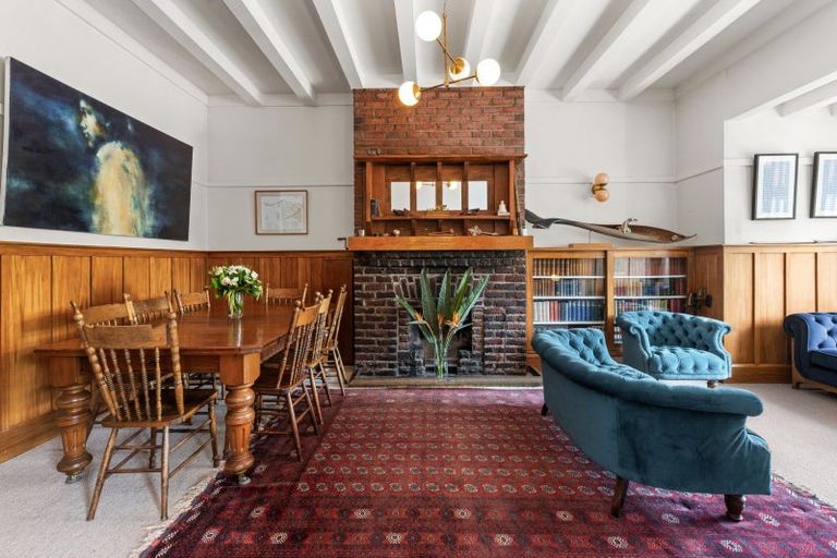 Photo of property in 60 Milton Road, Bluff Hill, Napier, 4110