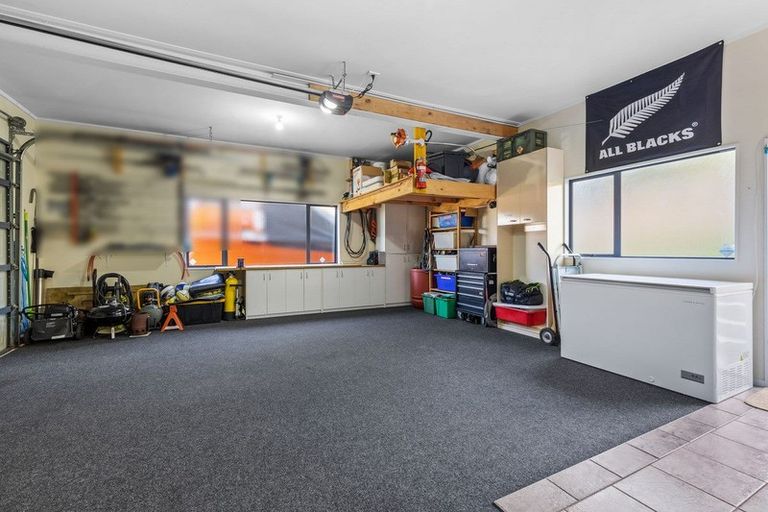 Photo of property in 5 Hanly Close, West Harbour, Auckland, 0618