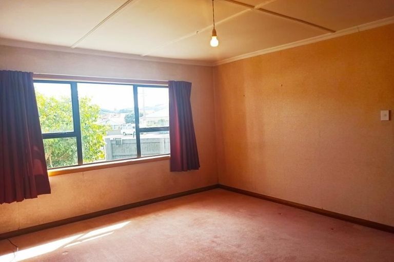 Photo of property in 1 Sickels Street, Fairfield, Dunedin, 9018