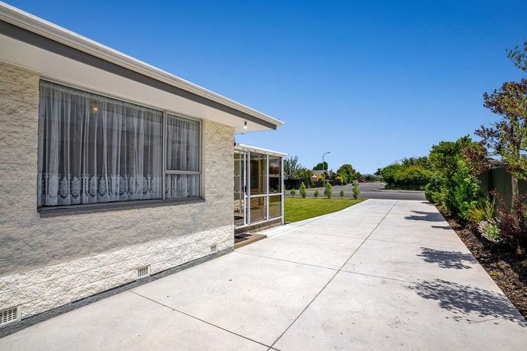Photo of property in 76 Bush Street, Rangiora, 7400