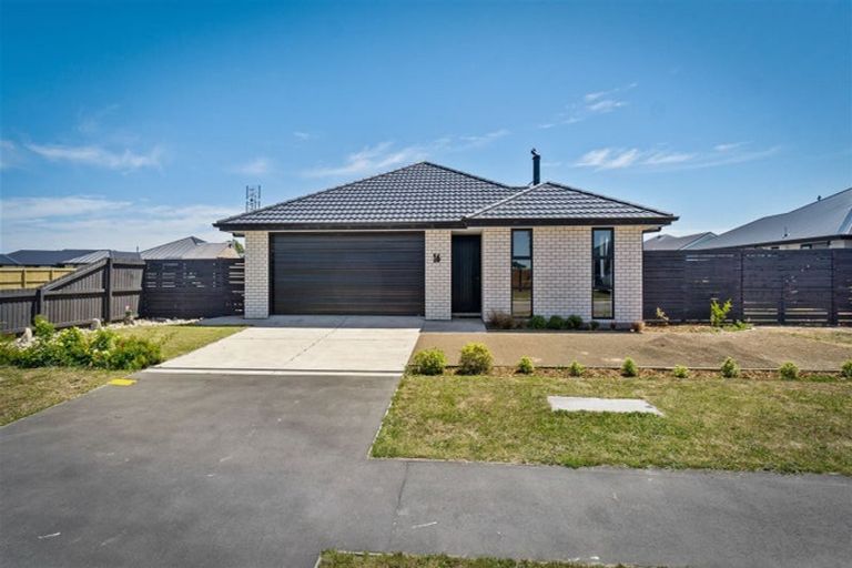 Photo of property in 16 Suffolk Drive, Kirwee, 7571