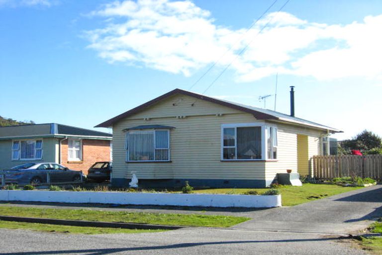 Photo of property in 46 Bidgood Street, Greymouth, 7805