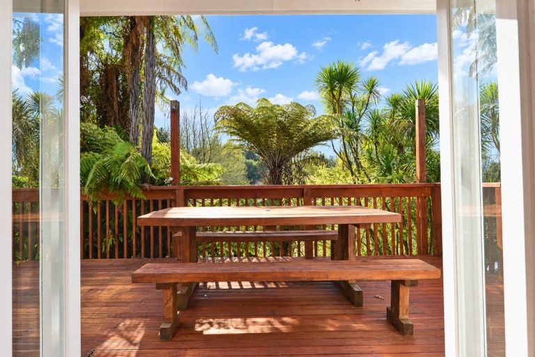 Photo of property in 18 Totara Drive, St Andrews, Hamilton, 3200