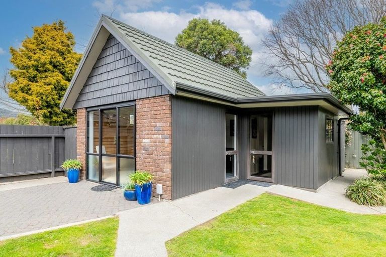 Photo of property in 21 Hurunui Street, Waikanae, 5036