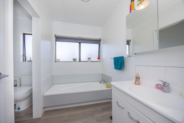 Photo of property in 7 Bartholomew Drive, Nawton, Hamilton, 3200