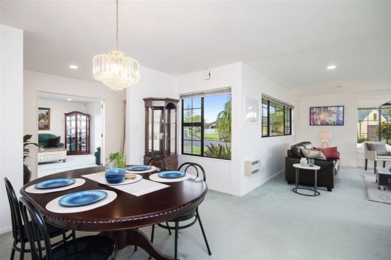 Photo of property in 1 Cloverlea Place, Pukekohe, 2120