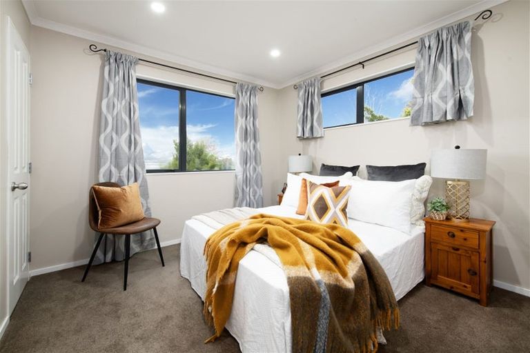 Photo of property in 348b Royal Road, Massey, Auckland, 0614