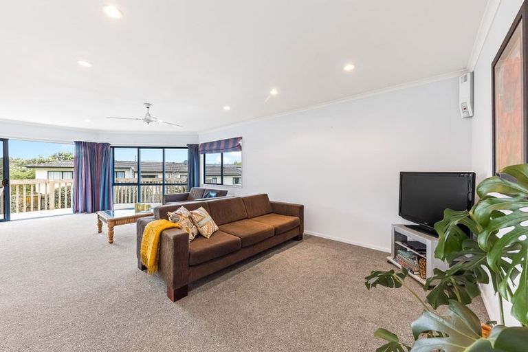 Photo of property in 1b Triangle Road, Massey, Auckland, 0614