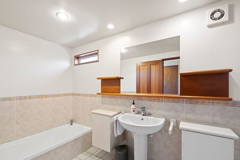 Photo of property in 1 Elmwood Road, Strowan, Christchurch, 8052