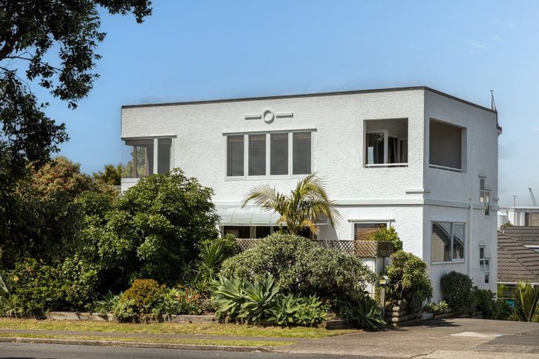 Photo of property in 44 Oceanview Road, Mount Maunganui, 3116